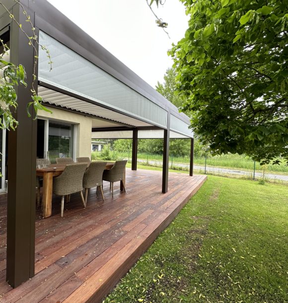 hneda-bioklimaticka-pergola