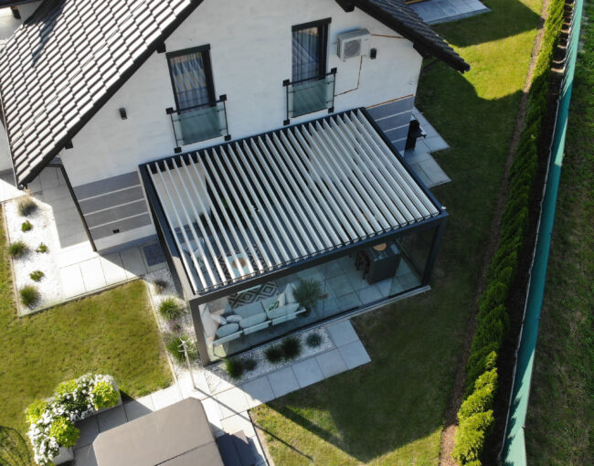 zimna-zahrada-bioklimaticka-pergola